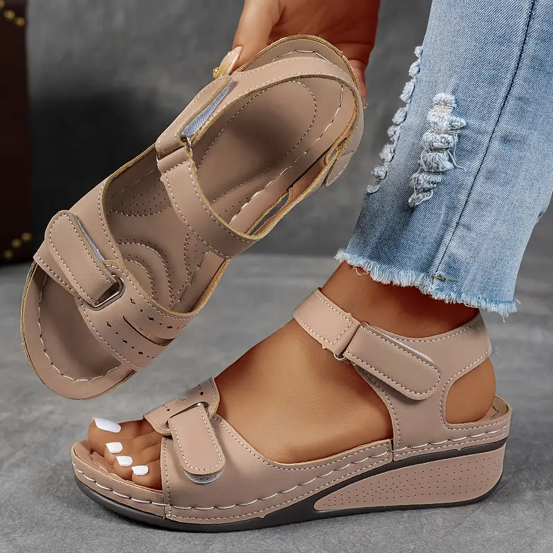 Sara™ ortopædiske sandaler med kilehæl