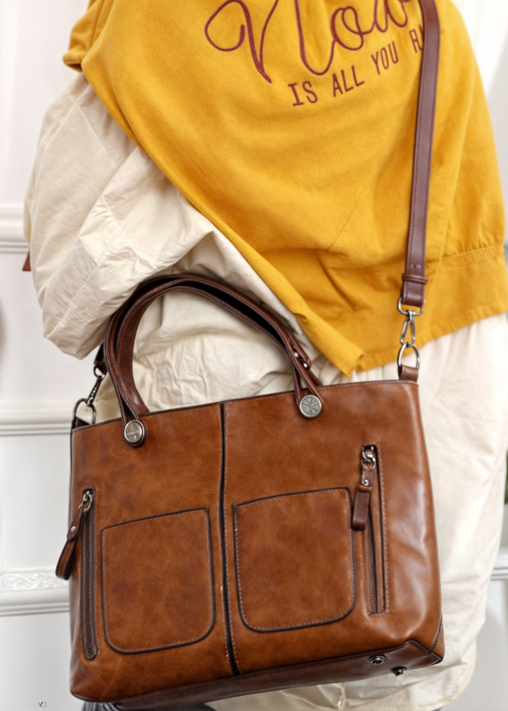 Sara™  | Signature Skuldertaske