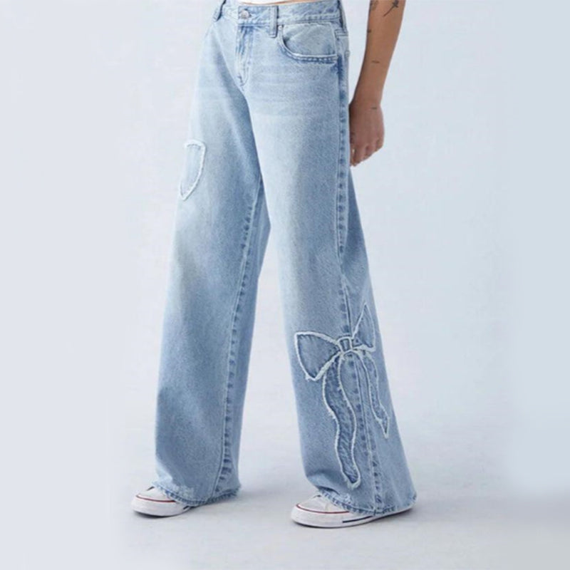 Sara™ | Vide Jeans med Broderede Sløjfer