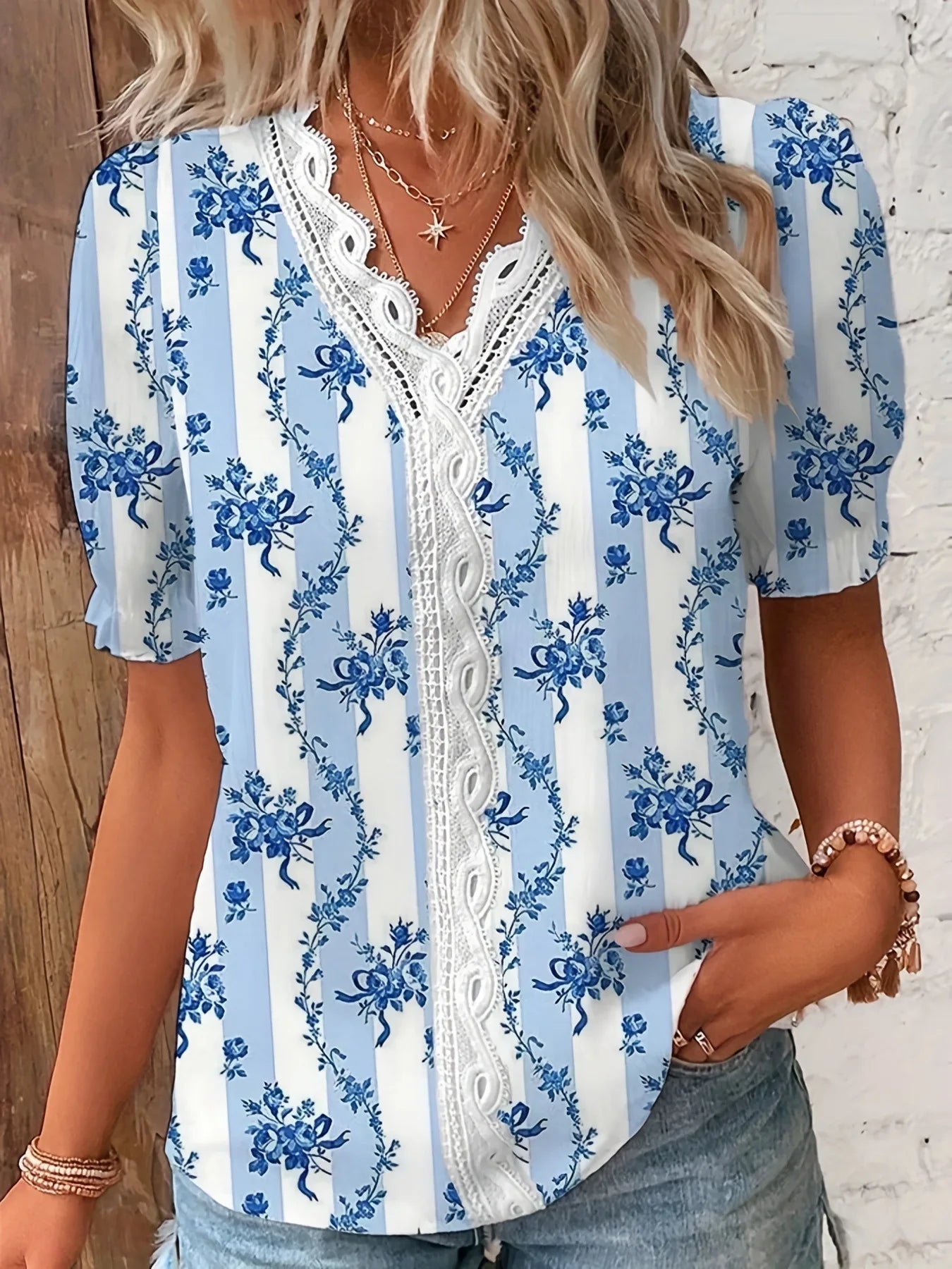 Sara™  | Blomster Blonde V-Hals Bluse