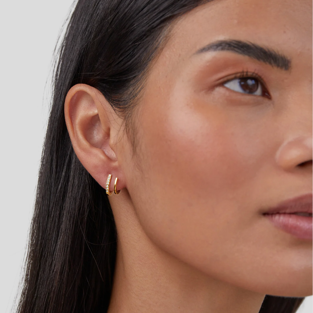 Krystal Øreringe med Kløftformet Indfatning | 18k Guld