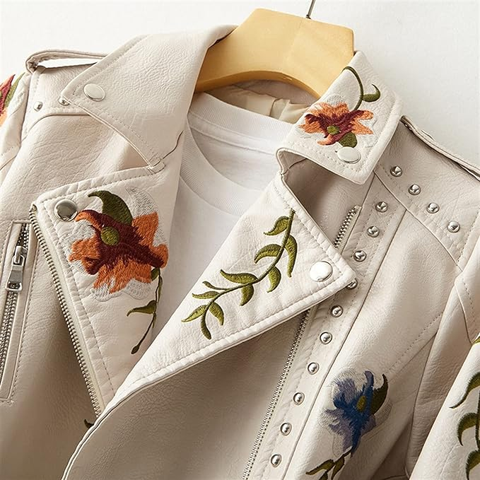 Sara™ | Stilfuld Bikerjakke med Blomstret Broderi