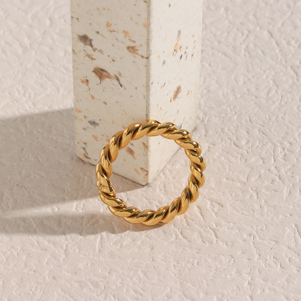 Melody Twist Ring | 18k Guld
